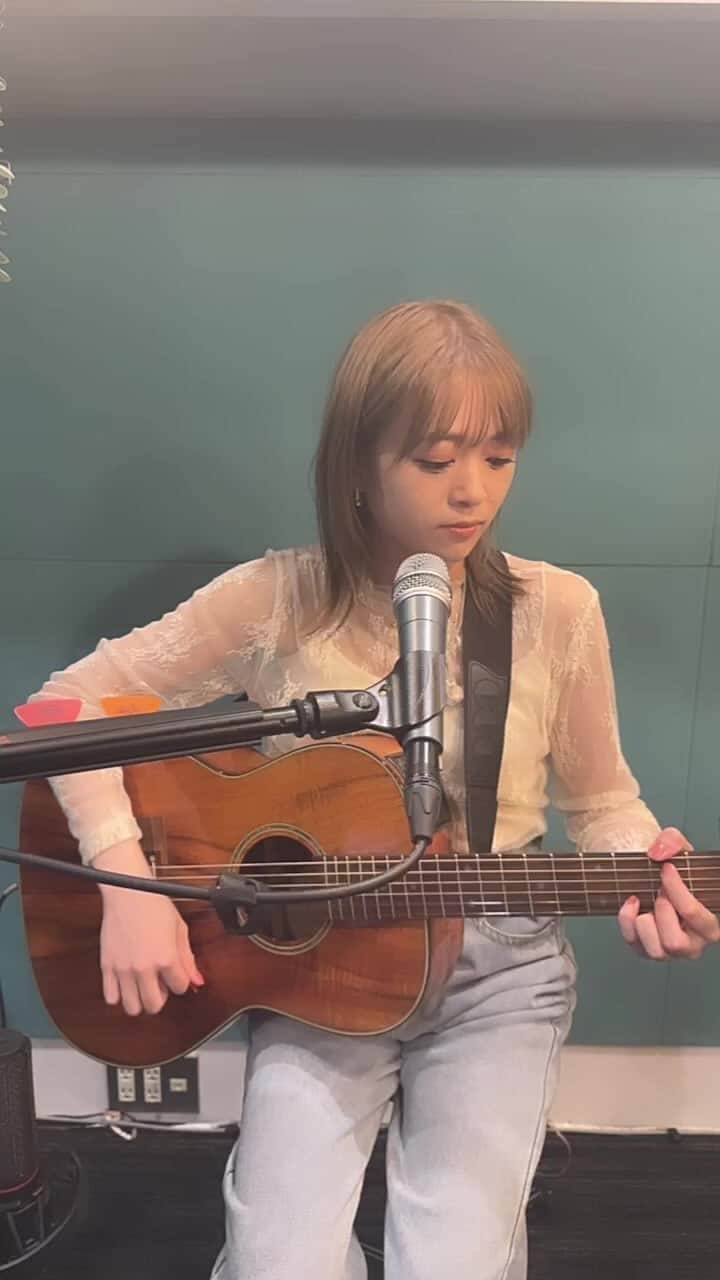 若井友希のインスタグラム：「【公開RH】「リナリア」友希 acoustic online live前♡」