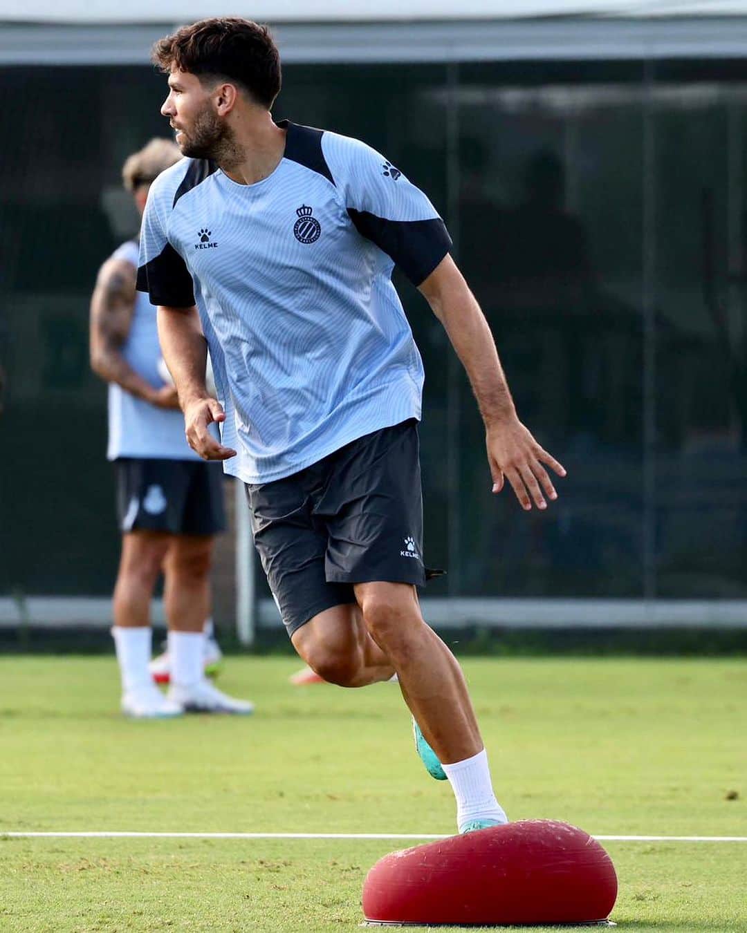 RCDエスパニョールのインスタグラム：「The work doesn't stop! 🔋💪  #rcde」