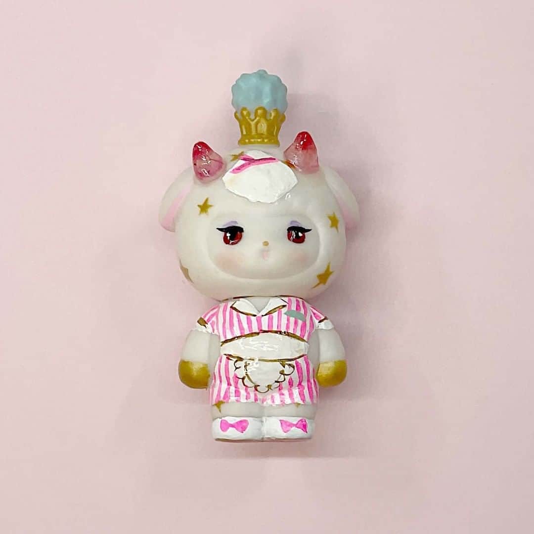 のインスタグラム：「starワルミミはメタルピンクの翼。悪の翼はみんな着脱可能です。https://shop.kakuraimissile.com　　#ソフビ #sofvi #softtoy #softttoys  #ワルミミ #warumimi」