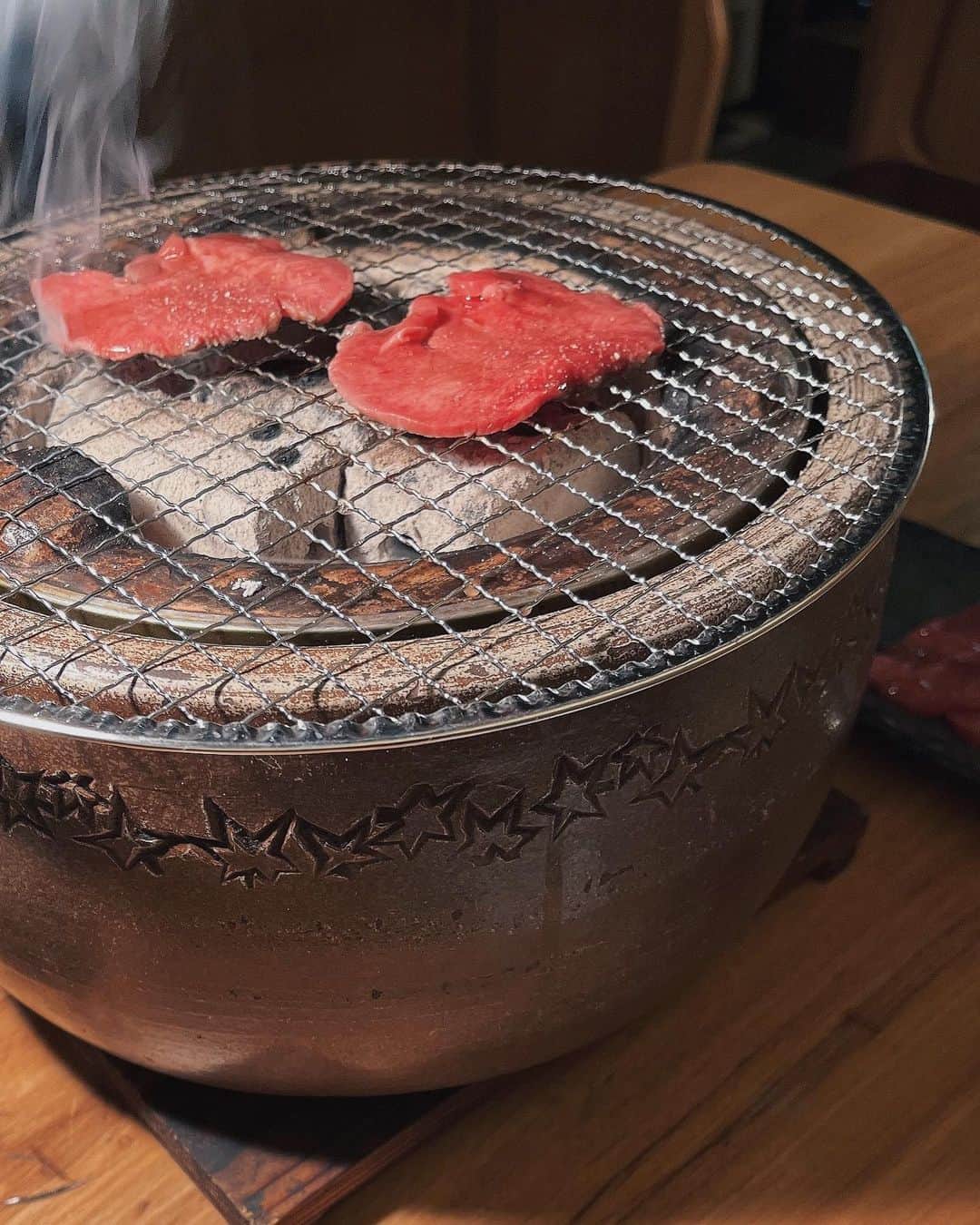 YUMIKO TANAHASHIさんのインスタグラム写真 - (YUMIKO TANAHASHIInstagram)「やっき肉っDAY〜〜！！ とうがらし、1番好きでした！ からの代官山ぶらり〜  そして本を大量購入してウキウキですたっ！📚  #焼肉おいしかった  #焼肉って幸せだよね  #満腹 #毎日暑いね #熱中症注意です」7月22日 19時39分 - turner_1223