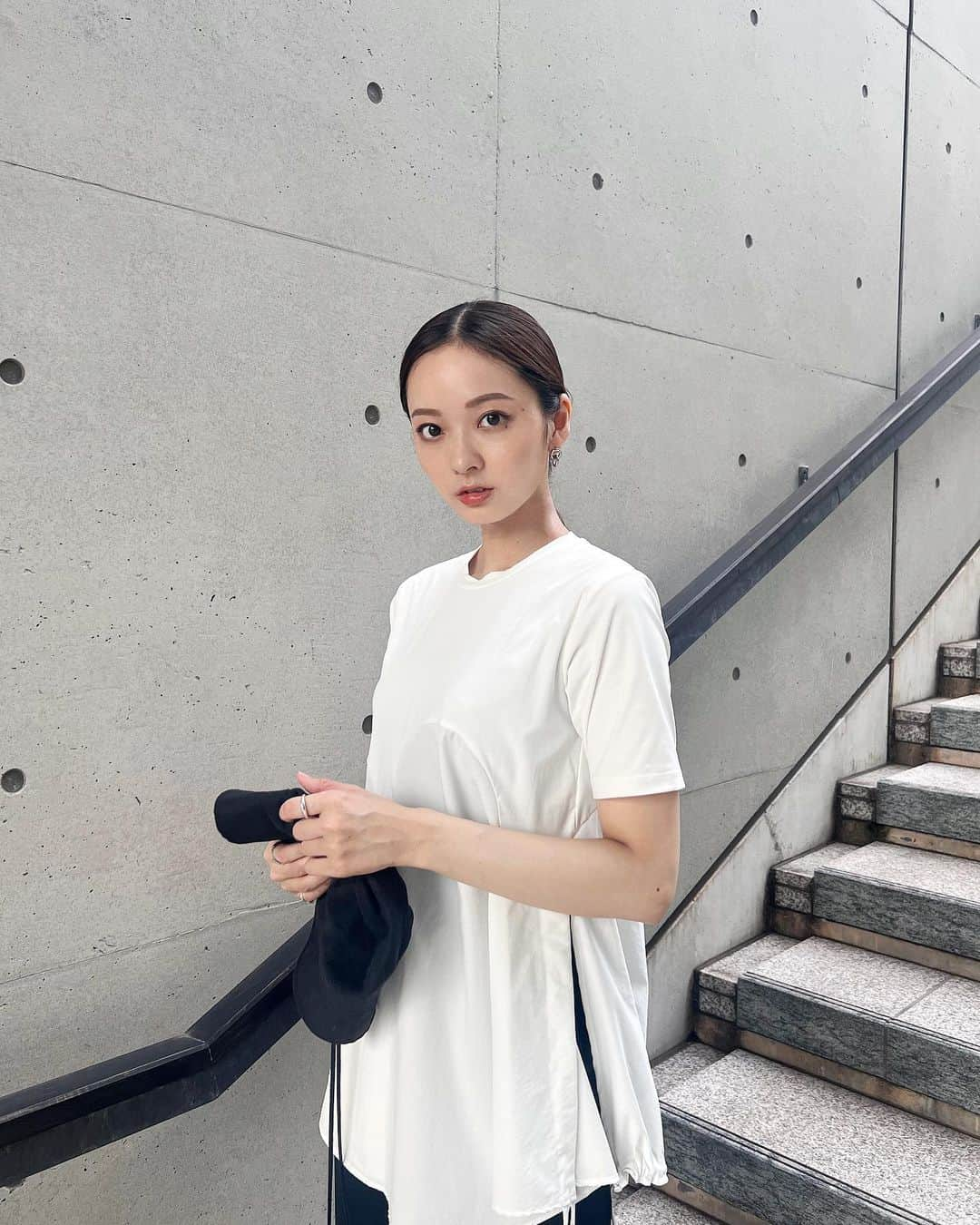 川瀬莉子のインスタグラム：「. ヘアメイクしてもらってーの帰りに📸  　 　   #メイク#ヘアアレンジ#ヘアメイク」