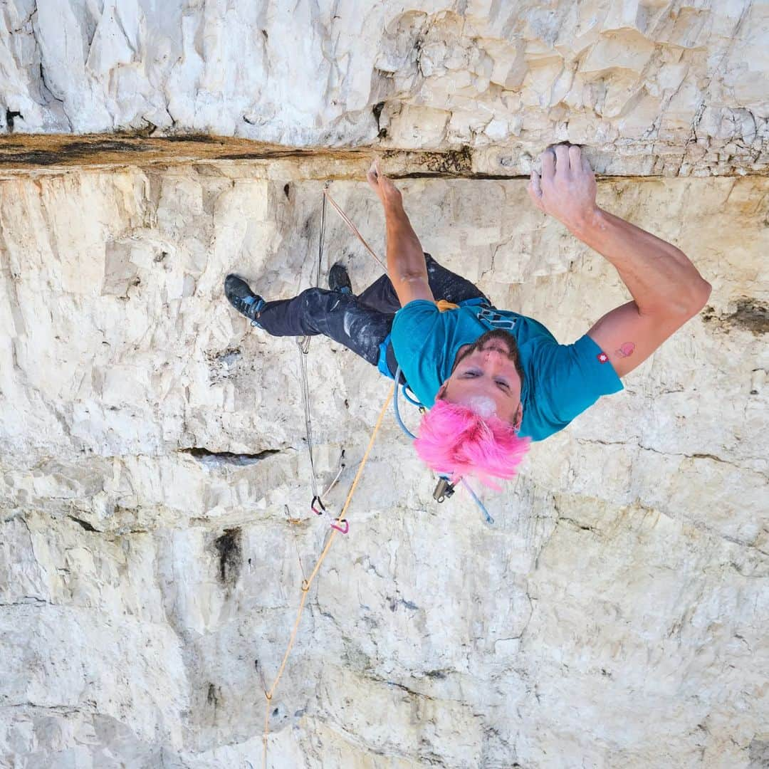 イェルネイ・クルーダーさんのインスタグラム写真 - (イェルネイ・クルーダーInstagram)「💫 Spanish route, 8b+ 550m  Another successful weekend behind me. I returned to Tre Cime with @f.sattelberger to work on a Spanish route in Cima grande. First, I wanted to try Project fear and take some photos from the roof, but honestly, I was too dragged into this one that I wanted to try at the end of the month anyway.  Chossy rock and bad protection made it harder to get to the crux pitch than I thought. Surprisingly, I sent the hardest one on my second go, but due to my failure in "7a+" pitch, I decided to go down. We returned the next day, and starting pitches didn't feel any better than a day before. I also slipped again on the crux pitch. The second go was a success, but the chossy and bad protected upper part of the route didn't mean the finish of the climb. I had to fight hard, not to fall anymore. After 13 hours of climbing, we were standing on  the top of it, with big smiles on our faces 😁😁😁. Photos taken by one and only @luka.tambaca 💥 __________________ @ocun.climbing @scarpaspa」7月22日 19時53分 - kruderjernej