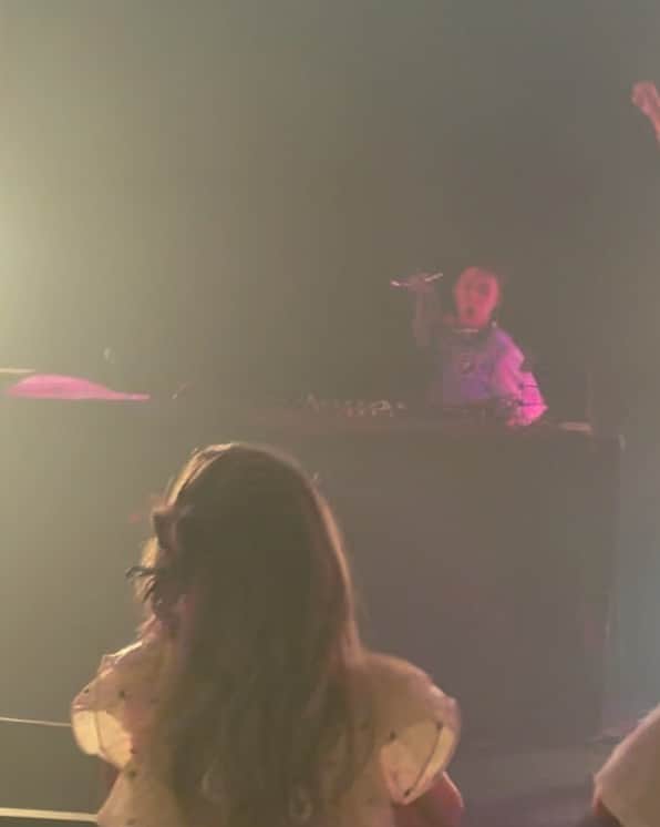 あっこのインスタグラム：「2023.7.7.🎋渋谷duo DJ SET @sp.monk @yoshimoto_tsunahiko   1.超自由 高速ver. 2.GRRRLISM 3.やっちーまいな 4.神器dig it 5.その1万で 6.SAKIDASU 7.GANANIKA 8.POWER SPOT  ひさしぶりの深夜の渋谷〜🎋🌠みんなかわいかった楽しかった✌️✌️✌️夏のTOURは BANDでやるからきてや！！！  NEXT 🌠7/8(土)吉祥寺WARP 🌠7/28(金)FUJI ROCKFESTIVAL23'  ❤️SUMMER MAGMA TOUR 23'❤️ ▶︎8/12(土)大阪 ✨あっこゴリラ ※BAND SET ✨Moment Joon @MOMENT_JOON  ✨DJ ogoogo @ogoogo   ▶︎8/18(金)東京 ✨あっこゴリラ ※BAND SET ✨J-REXXX BAND @J_REXXX1986  ✨大門弥生 @yayoidaimon  ✨DJ U-Hey! @blackneonparty  ⚠️op／st 時間30分早まりましたのでご注意ください  ▶︎8/19(土)名古屋 「MIDSOMMAR!!」 名古屋は箱のﾌﾞｯｷﾝｸﾞｲﾍﾞです！ ✨あっこゴリラ ※DJ SET ✨,ζ,"⊃恋呂百花a.k.a.木下百花 ✨ツチヤチカら ✨MACK JACK  各チケット 🎫agdokuritsu2@gmail.com までお名前/日程/人数   #summer #tour #2023 #夏 #live #band #akkogorilla #rapper #japan」