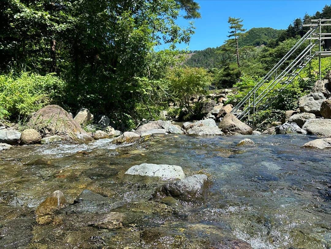 稲村亜美さんのインスタグラム写真 - (稲村亜美Instagram)「お休みの日に山梨にリフレッシュ旅！ @goat_yamanashi  サウナも自分で薪に火をつけてそれもまた楽しかった〜 目の前も川で何もかもがよかった、、」7月8日 11時50分 - inamura_ami