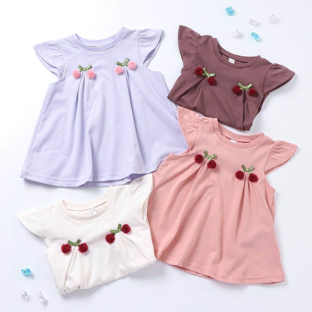 エフオーオンラインストア 子供服さんのインスタグラム写真 - (エフオーオンラインストア 子供服Instagram)「＼MORE SALE🎉／　セール商品追加！さらに再値下げアイテムも🤭⭐  MAX50％OFFサマーセール開催中✨ 今すぐ使えるアイテムがさらにお得に♬  Tシャツも600円台からと衝撃価格！ この機会に来年用のワンサイズ大きめサイズをチェックしておくのもおすすめ🌈  まだまだ使えるアイテムばかりのサマーセールをお見逃しなく！  ======================= 商品詳細や価格は ショッピングタグからご覧いただけます★ =======================  #foonline #BREEZE #ブリーズ #apreslescours #アプレレクール #子供服 #こどもふく #ベビー服 #キッズ服 #キッズコーデ #女の子コーデ #男の子コーデ #ベビーコーデ #おしゃれキッズ #おしゃれキッズと繋がりたい　 #リンクコーデ #キッズSALE #キッズセール　#子供服セール #子供服SALE #キッズTシャツ #キッズワンピース #キッズボトム」7月8日 12時00分 - foonline
