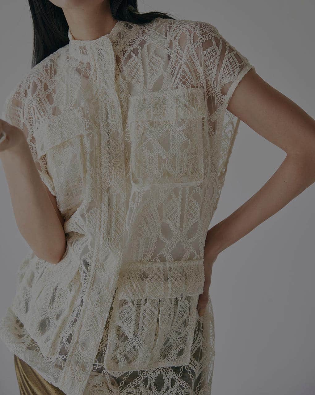 Ameri vintageさんのインスタグラム写真 - (Ameri vintageInstagram)「7.11(Tue)12:00  will be released. LACE WORKPOCKET VEST  #ameri #amerivintage #shopping #fashion  #japan #knit #tops #dress #skirt #shirt」7月8日 12時16分 - amerivintage