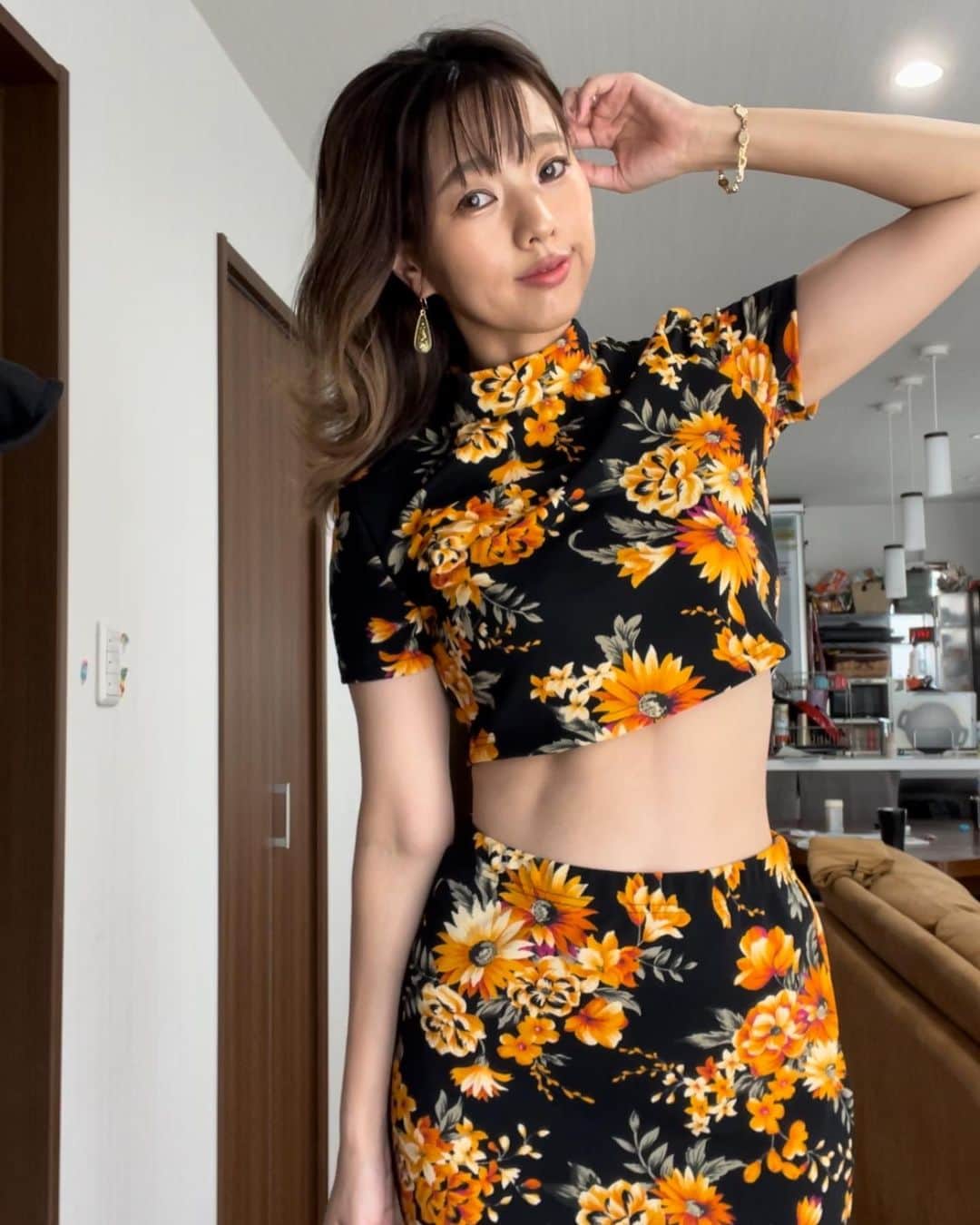 松本さゆきのインスタグラム：「去年一目惚れして買ったセットアップ😻下だけ何回か着たけど、やっぱり上下のが可愛い💓 購入履歴遡ってみたけど、今もまだまだ全然安かった🫢 3枚目、値段見て☜  #shein  #衝撃価格」
