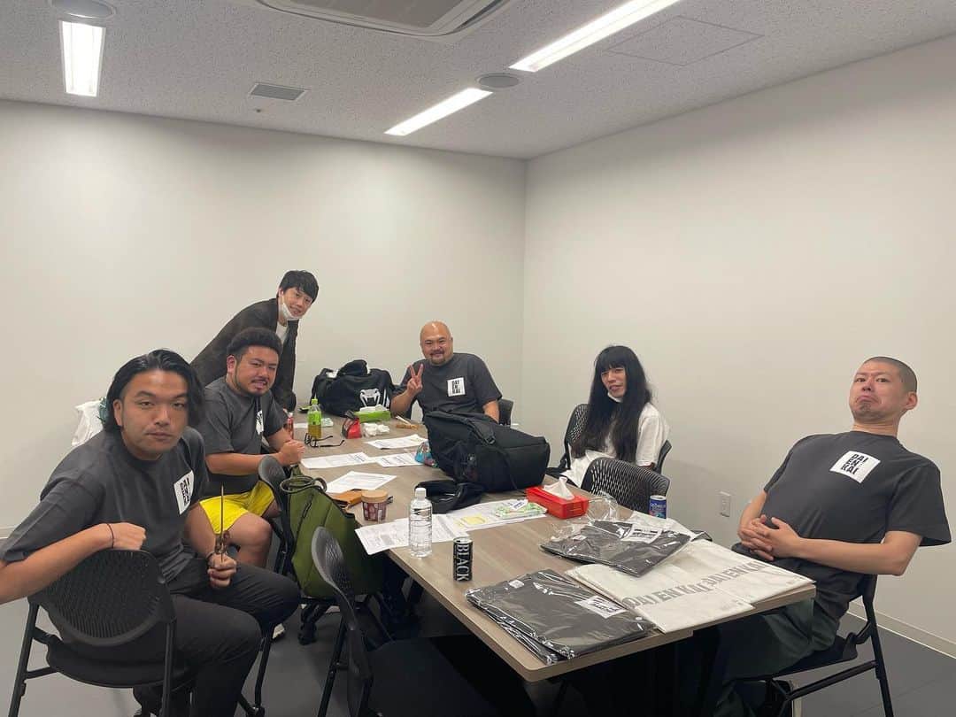 金野博和（鬼越トマホーク）のインスタグラム：「吉本組末端構成員   #見取り図  #金属バット  #鬼越トマホーク  #吉本組  #末端構成員  #朝の朝礼」