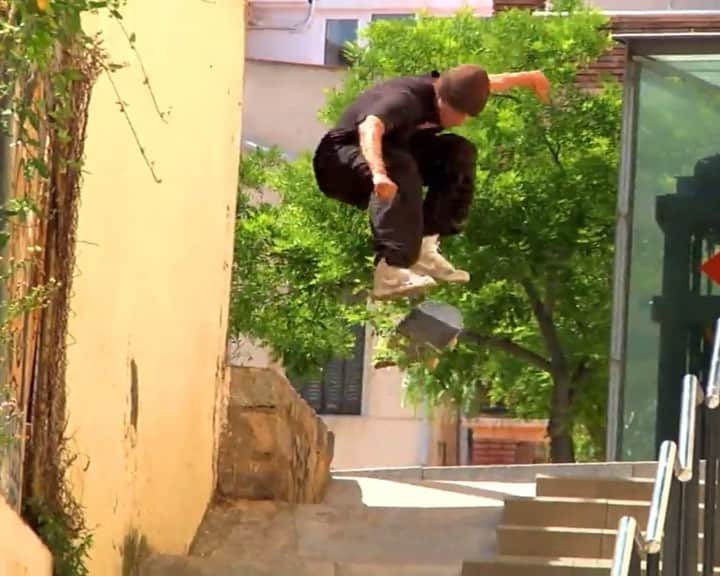 エフティーシーのインスタグラム：「🔥 @masoncoletti 🔥 📹 @deeepfried  📸 @ando_______________   FTC X @deeepfried “Back To My World” Video Live on YouTube, @thrashermag, and @freeskatemag Now — Link in Bio 🌐  Video Dedication to Zion Williams 🤍  #ftc #ftcskateboarding #forthecity #ftcsanfrancisco #ftcjp #ftctokyo #ftcnagoya #ftcosaka」