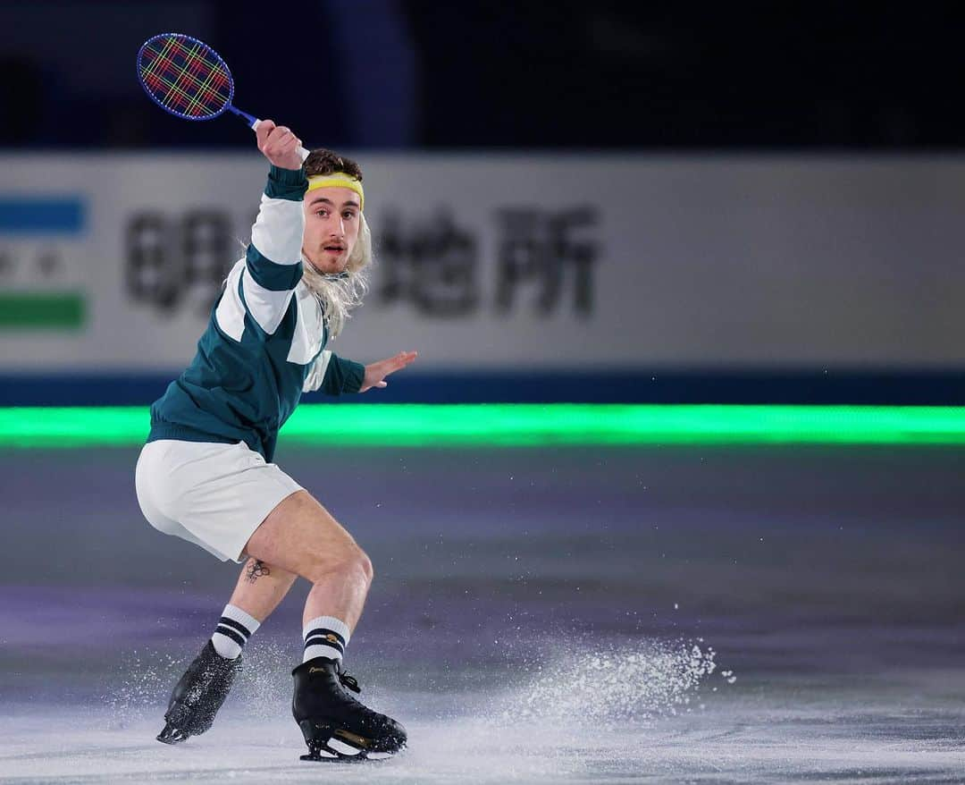 マッテオ・リッツォのインスタグラム：「Ci vediamo a Wimbledon 🎾😜 Buon weekend!! • • #Figureskating #pattinaggiosughiaccio #pattinaggiodifigura #iceskating #ice #competitions #race #olympics #japan #italiateam #fisg4passion  #icelab #fiammeazzurre #go #travel #passport #happy」