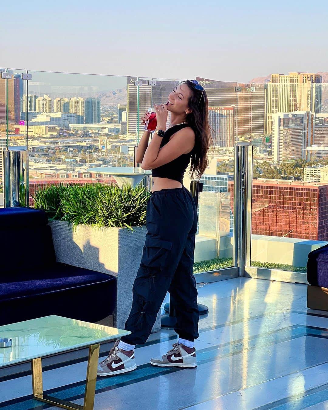 Alexia Rayeのインスタグラム：「vegas! ☺️🎉 do we go all in on red or black tonight」