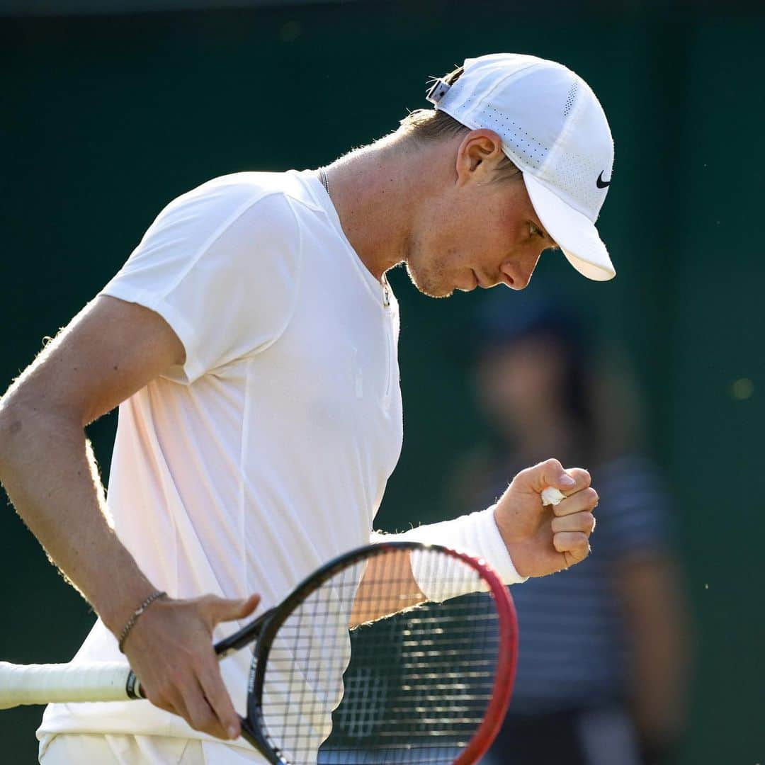 デニス・シャポバロフさんのインスタグラム写真 - (デニス・シャポバロフInstagram)「Week 2 🙏🏼  📸 @wimbledon」7月8日 5時32分 - denis.shapovalov