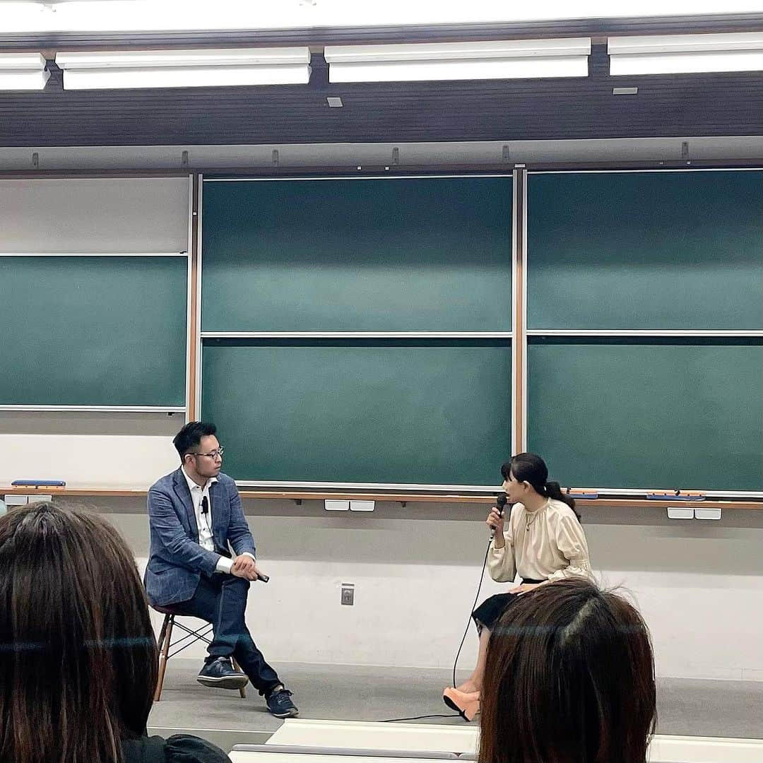 藤原美智子さんのインスタグラム写真 - (藤原美智子Instagram)「昨日の #慶應義塾大学 での坂本泰宏先生との講義。  受講してくだった皆さま、ありがとうございました❣️ 久しぶりにお顔を拝見できた方もいらして、とても嬉しかったです💓 喜んでくださったようでホッとしましたし、私にとっても刺激を受けた日でした。  質問をくださった皆さま、学生の皆さまもありがとうございました。  そして坂本先生、後藤先生、前田先生。お世話になりました。 ありがとうございました🤲  #講演 #イメージ学 #三田哲学会 #藤原美智子」7月8日 6時31分 - michiko.life