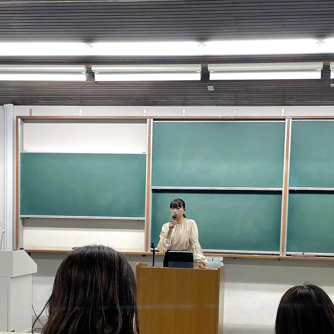 藤原美智子さんのインスタグラム写真 - (藤原美智子Instagram)「昨日の #慶應義塾大学 での坂本泰宏先生との講義。  受講してくだった皆さま、ありがとうございました❣️ 久しぶりにお顔を拝見できた方もいらして、とても嬉しかったです💓 喜んでくださったようでホッとしましたし、私にとっても刺激を受けた日でした。  質問をくださった皆さま、学生の皆さまもありがとうございました。  そして坂本先生、後藤先生、前田先生。お世話になりました。 ありがとうございました🤲  #講演 #イメージ学 #三田哲学会 #藤原美智子」7月8日 6時31分 - michiko.life