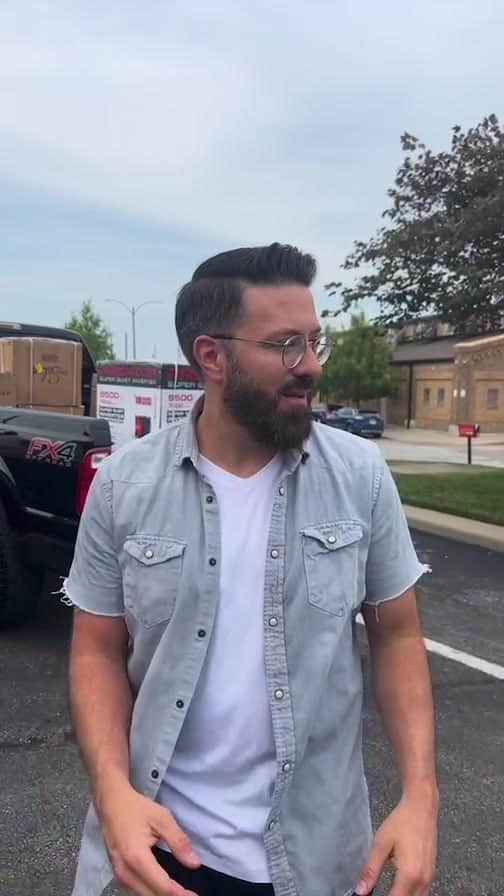 ダニー・ゴーキーのインスタグラム：「In St. Louis giving away a truck to a ministry that is going around and cutting hair for the homeless. #betterthanifoundit」