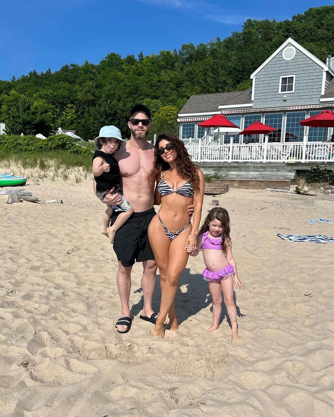 メリッサ・モリナロさんのインスタグラム写真 - (メリッサ・モリナロInstagram)「Michigan🎞️」7月8日 7時11分 - melissamolinaro
