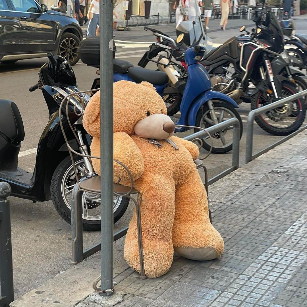 サラ・エレンのインスタグラム：「Welcome to Puglia 🧸♥️」