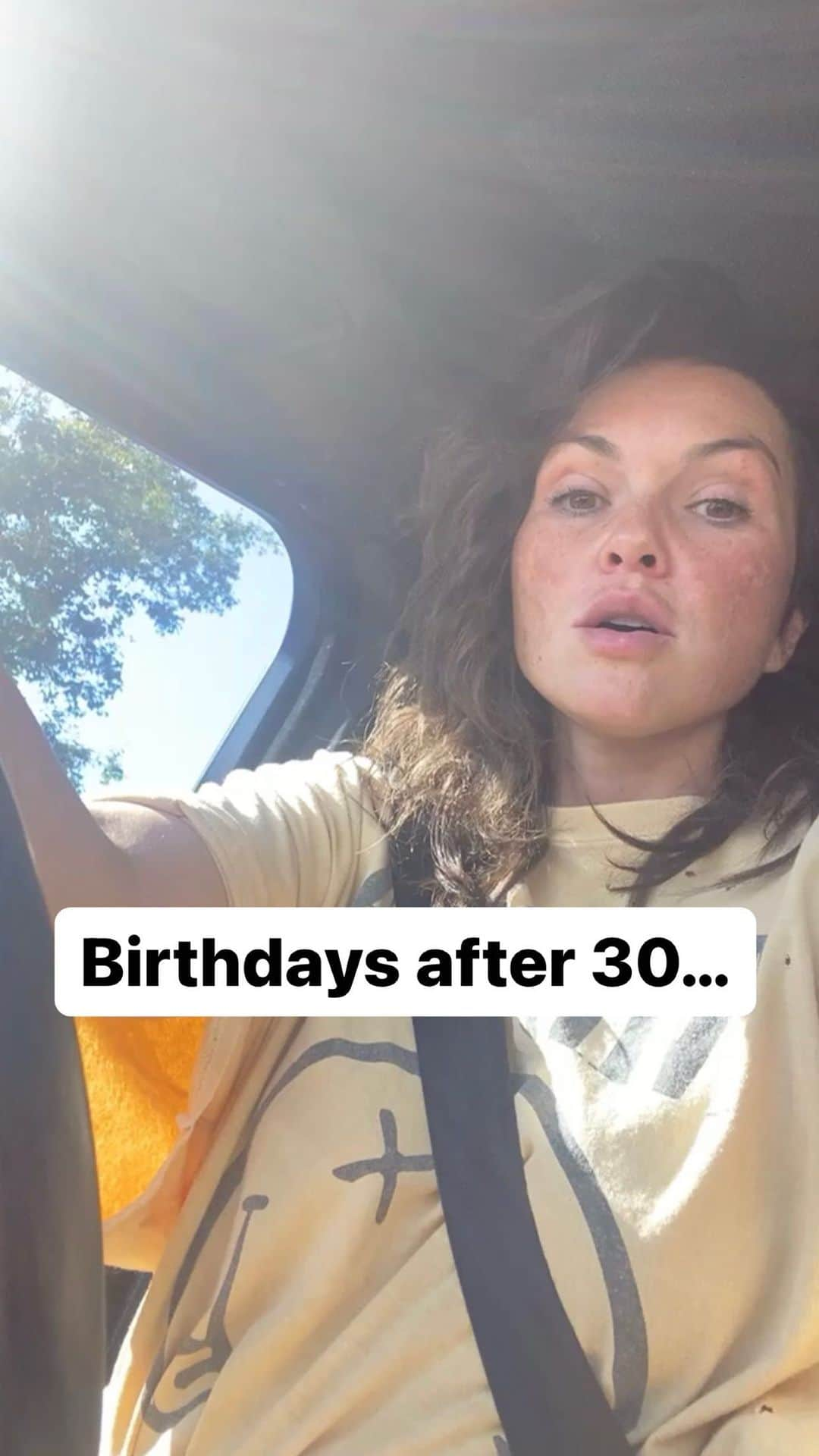 カンディー・ジョンソンのインスタグラム：「Make birthdays pizzazz-filled again…   And I AM still very grateful & thankful for another year and birthday and trip around the calendar. 🙌🎉😂  #age #birthday #young #old #after #30 #pizzazz #funny #birthdays」