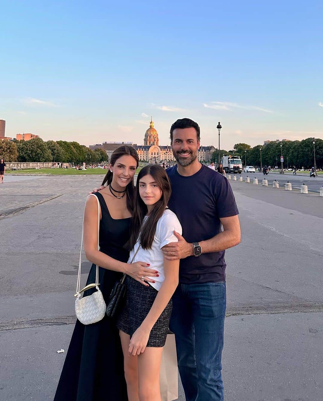 カロリーネ・セリコのインスタグラム：「Colecting such great memories... Amo nossos momentos, nossas conversas, nossas histórias! Amo vocês! 🤍  #CaCelicoFamily  #CaCelicoViagem」