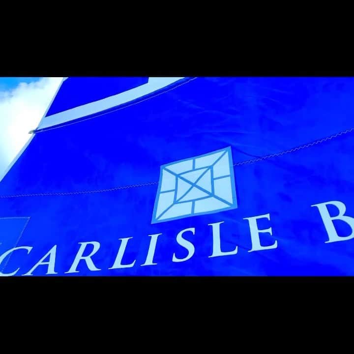 ショーン・マグワイアのインスタグラム：「This is my idea of heaven. @carlisle_bay_antigua is possibly the most gorgeous place on earth. And massive thanks to my mate the GM that does the impossible @brian_murphy252 very grateful bud. In case you wondering about the noise, that’s my mate gary, he’s part duck.」