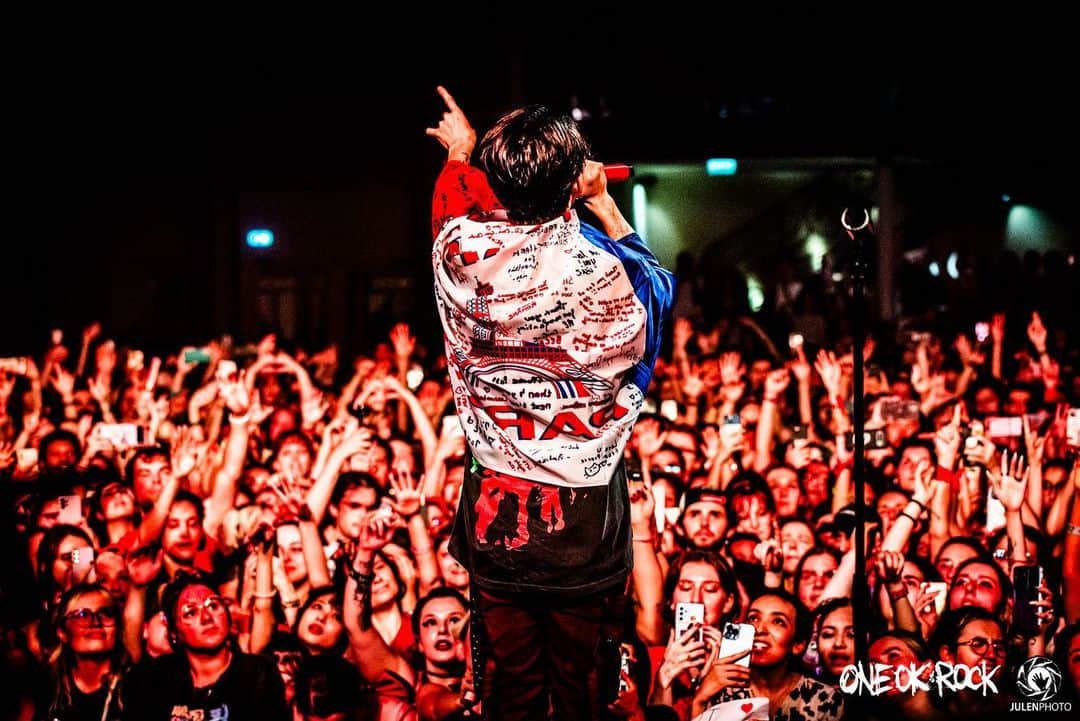 Taka のインスタグラム：「Paris was really insane!!! 🇫🇷 see you in few days!! @julenphoto」