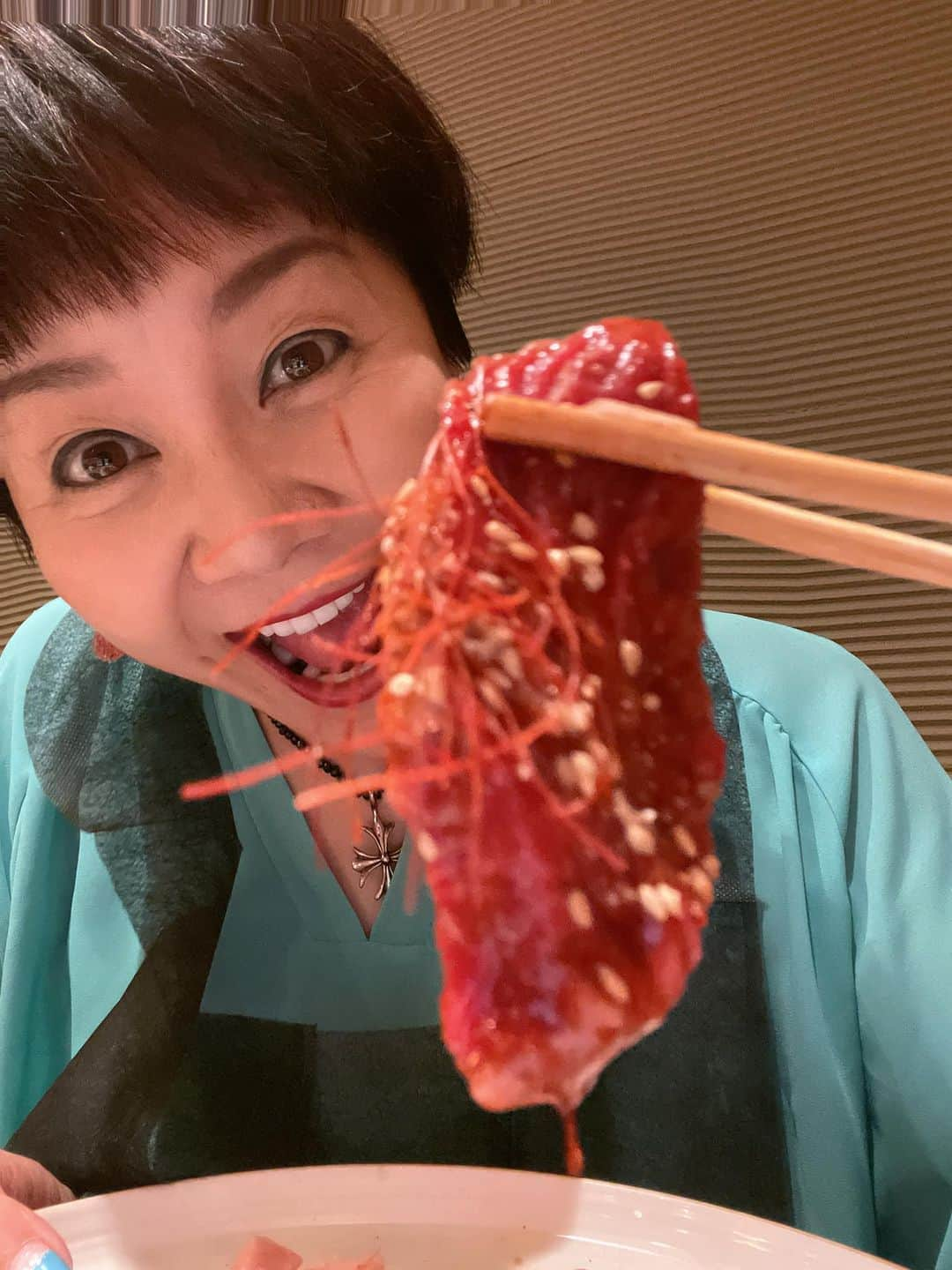 山本華世さんのインスタグラム写真 - (山本華世Instagram)「肉率、高いです。好き❤️です。 『ベンジャミンランチ』は30.あっ、40年近いです。だんだん年齢が深くなっていってるから、計算がヤバくなってきた。とうねん取って、素晴らしい言葉です(本当は当年だけど十年前の年齢言う人が多い世代になったよね⁉️） #肉　#焼肉 #ベンジャミンランチ #警固 #福岡」7月8日 9時24分 - kayo_092