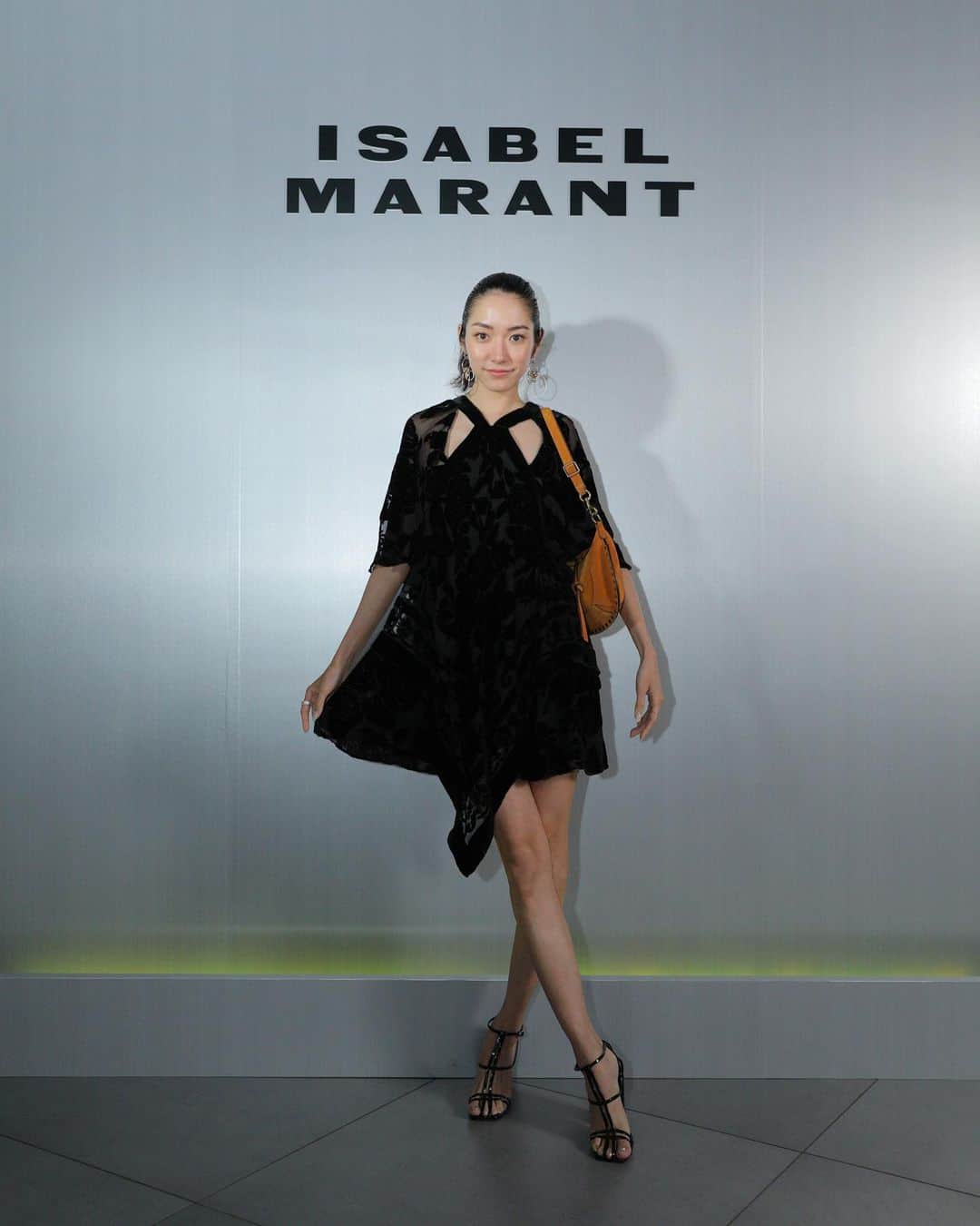 吉田沙世のインスタグラム：「Congratulations 💛🥂  @isabelmarant  "YELLOW HOUSE "  #isabermarant」