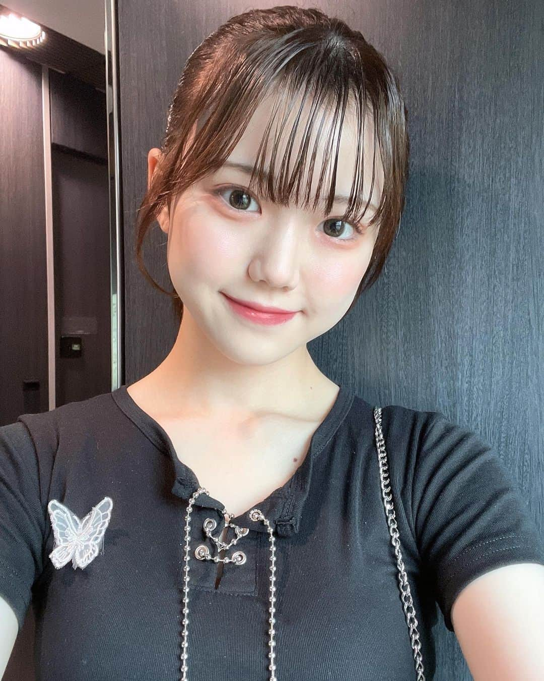 佐野実咲のインスタグラム：「おはよー☀️今日もお仕事してきます👍🏻  TikTok LIVE明日から再開するから見にきてね〜！  #05 #fyp」