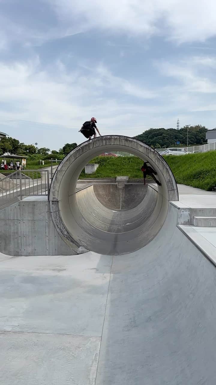 安床武士のインスタグラム：「Doubles😎 フルパイプ遊び！ with @haruhi_gram .  @goodskates_inc  @usdskates  @undercoverwheels   #usdskates #usdaeon #aeon68 #yasutokoaeon #undercoverwheels #rollerblading #blading #inlineskate #roller #rollerfreestyle #インラインスケート #ローラーブレード #ローラーフリースタイル #takeshiyasutoko #安床武士」