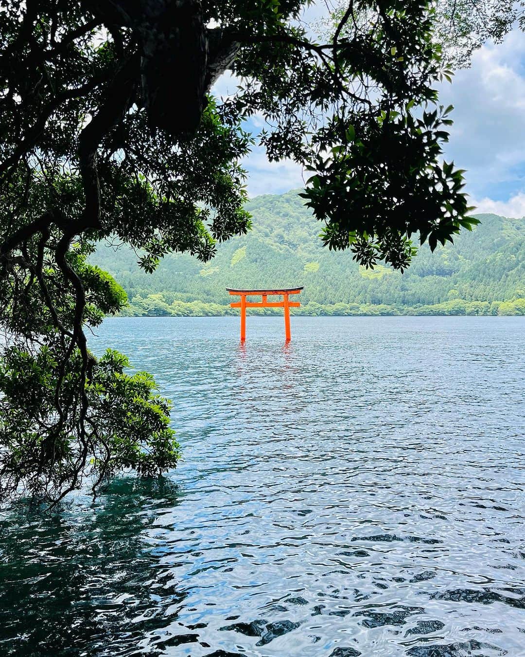 吉沢悠さんのインスタグラム写真 - (吉沢悠Instagram)「． 箱根旅。 ． 〈九頭龍神社〉 . #週末旅の極意 #旅 #箱根 #九頭龍神社  #japan #travel #hakone」7月8日 10時20分 - hisashi_yoshizawa
