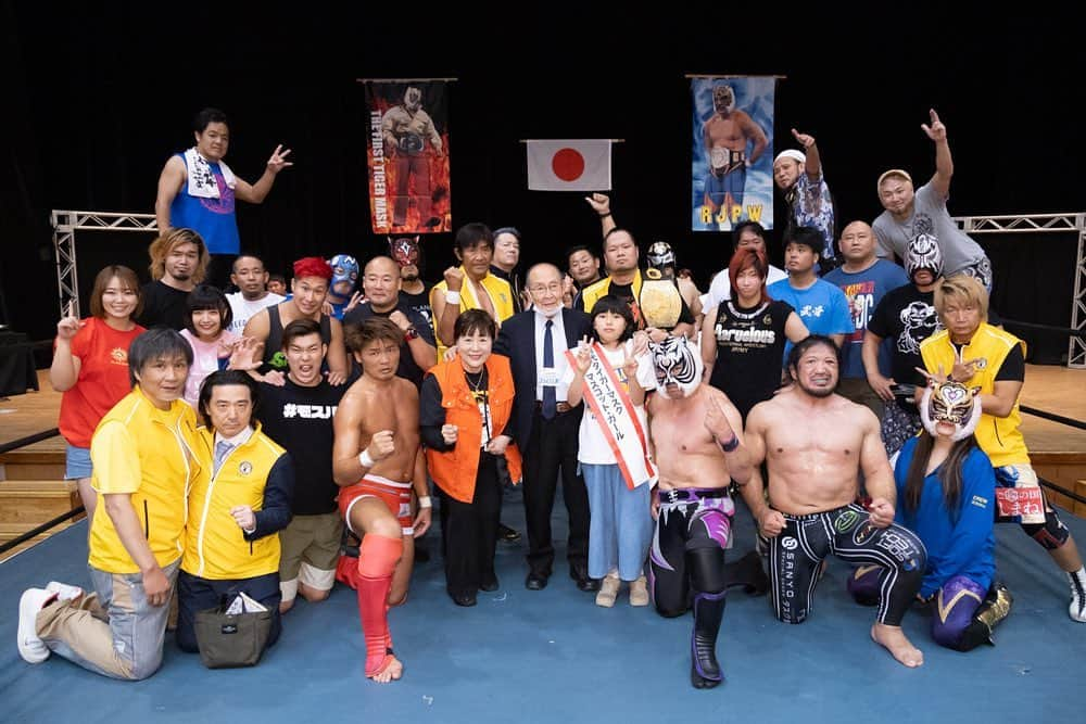 日高郁人のインスタグラム：「20230702 ストロングスタイルプロレス大阪大会 闘宝伝承2023 ありがとうございました。  #初代タイガーマスク #ss_pw #新間寿  #スーパータイガー  #間下隼人  #タイガークイーン #船木誠勝 #池本誠知  #関根シュレック秀樹 #彩羽匠 #Sareee  #日高郁人  #ショーンキャプチャー  #闘宝伝承  #闘宝伝承2023」