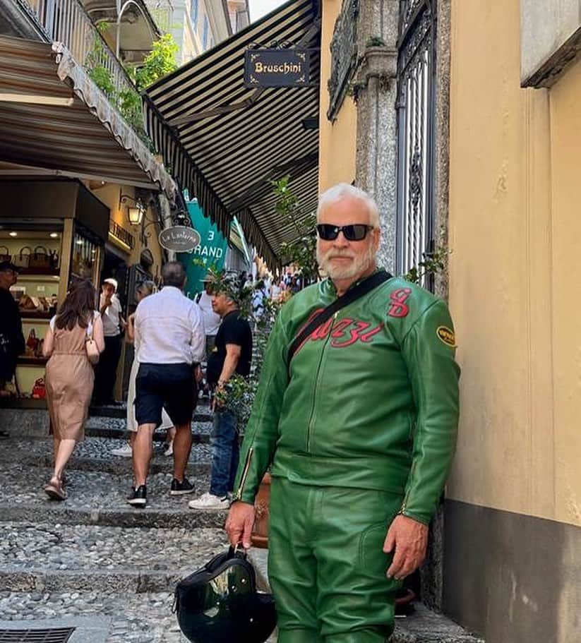 バンソンのインスタグラム：「Matching suits are always the coolest…Live from Italy.   Be sure to stop by our Fall River showroom and get measured for your custom suit. #vansonleathers」