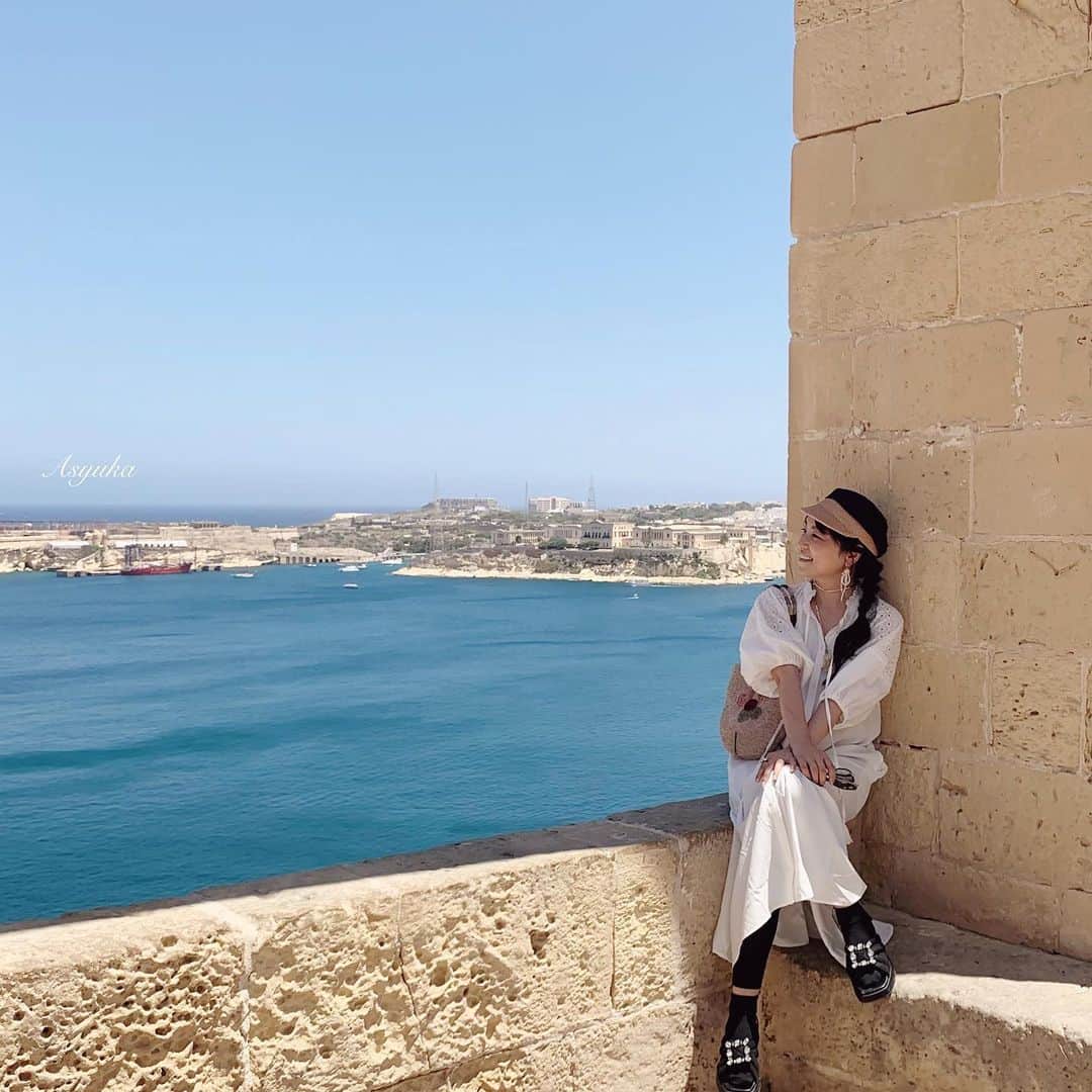 Yuka Kaedeのインスタグラム：「. . MALTA Upper Barrakka Gardens . . . . #_asyuka_ #asyukaのloveファッション #andlovecloset #ラブクロコーデ #maltaphotography #マルタ島 #マルタ十字 #travel_captures #click_vision #transfer_visions #beautifulview #beautifulworld #beautifulday #travelphotography #beautifuldestinations #worldtrip」