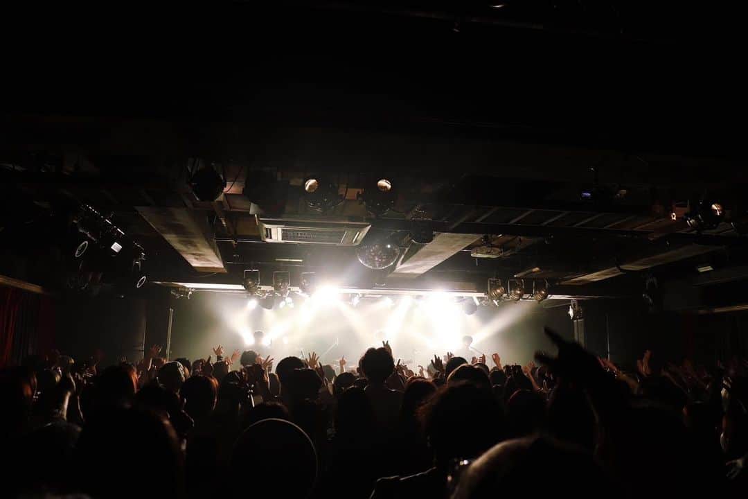 センチミリメンタルさんのインスタグラム写真 - (センチミリメンタルInstagram)「6/23(金) Music Club JANUS（大阪）  (遅ればせながら)東名阪ツアー初日の様子。  #センチミリメンタル #センミリ  #4th_Tour  #温詞 #centimillimental #cenmilli  #写真 #photo  #camera #photography  #art #アーティスト #band #ソロユニット #music #音楽 #歌  #jpop」7月8日 20時33分 - centimillimental
