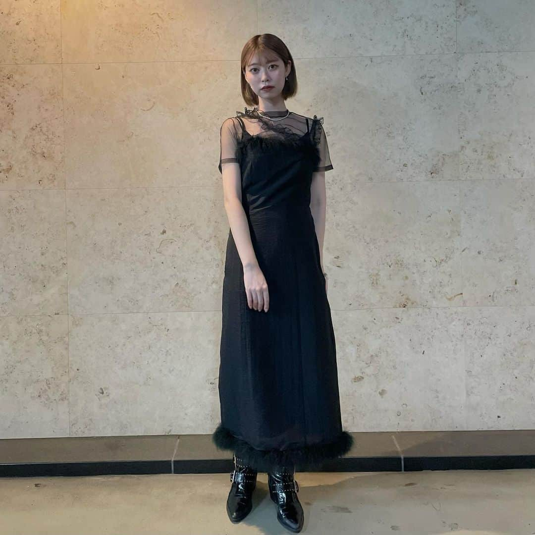 棚瀬響さんのインスタグラム写真 - (棚瀬響Instagram)「この前のパーティーの時の服  大のお気に入りのワンピはスリットが入ってて動きやすいのとファーが取り外し出来て💯 チュールTはチュールだけ別で着ても可愛い」7月8日 20時35分 - 2ki___clmyprn