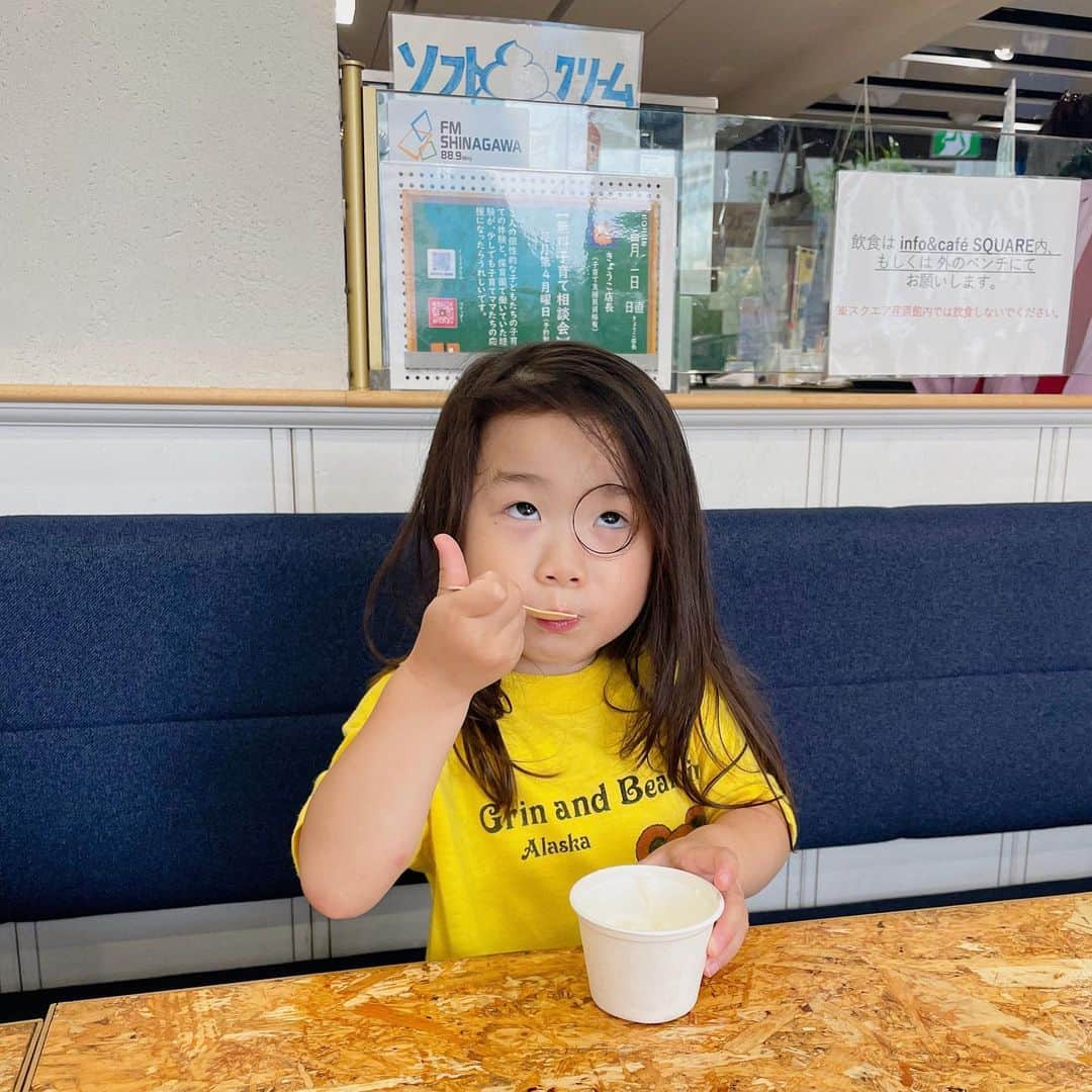 伊藤信子のインスタグラム：「It looks like glasses🥸🍨🩵」