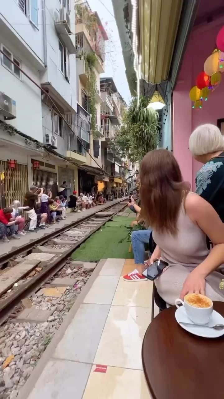 Awesome Wonderful Natureのインスタグラム：「Would you have your coffee next to this train in Vietnam?  Video by @cynthiabalogh」