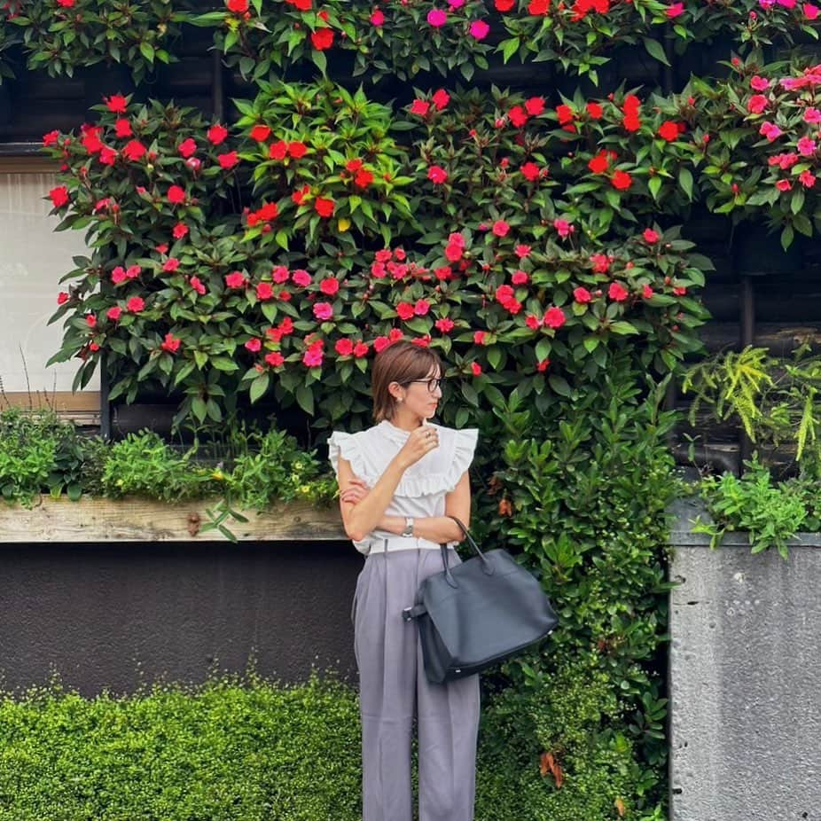 美生さんのインスタグラム写真 - (美生Instagram)「お花や植物にたくさん触れた土曜日🌿  バルコニーの植物もお買い物できて 美味しいかき氷食べられて とても素敵なところだったので 寝る前に Threadsに投稿してみます📝  #thefarmuniversal」7月8日 20時47分 - miolly___