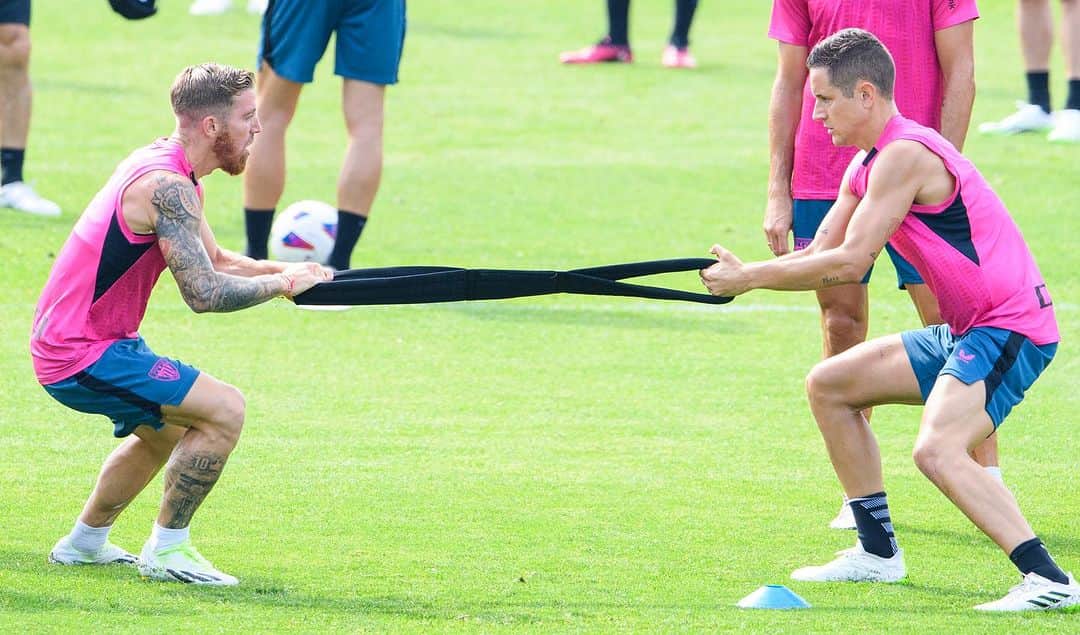 アンデル・エレーラのインスタグラム：「Preseason mode 😀🥵」