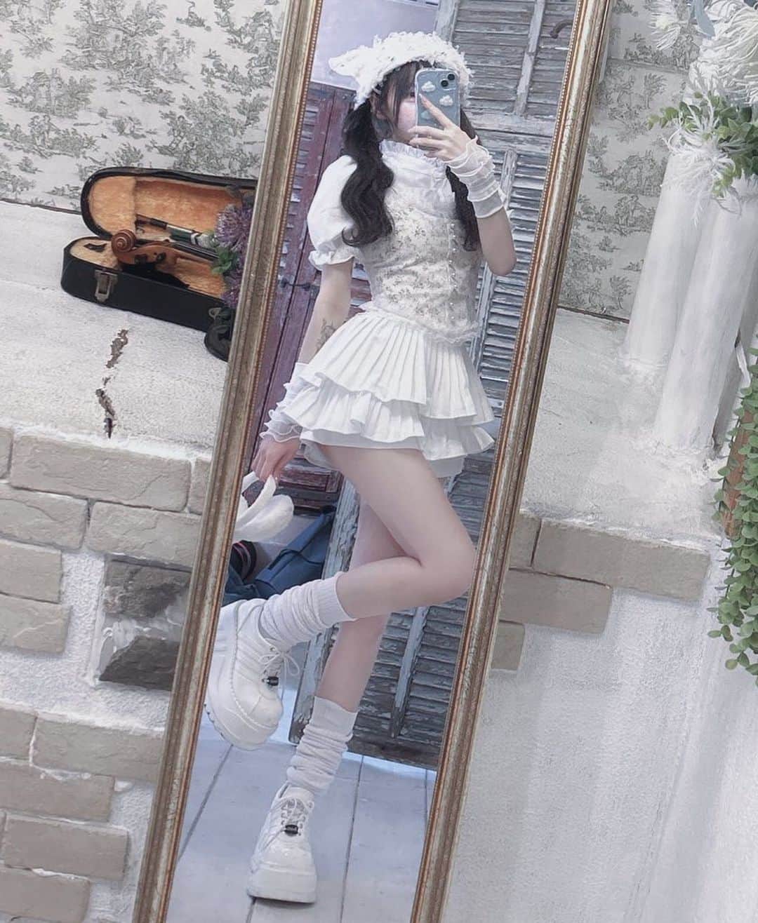 のインスタグラム：「まっしろ❕❕💭」