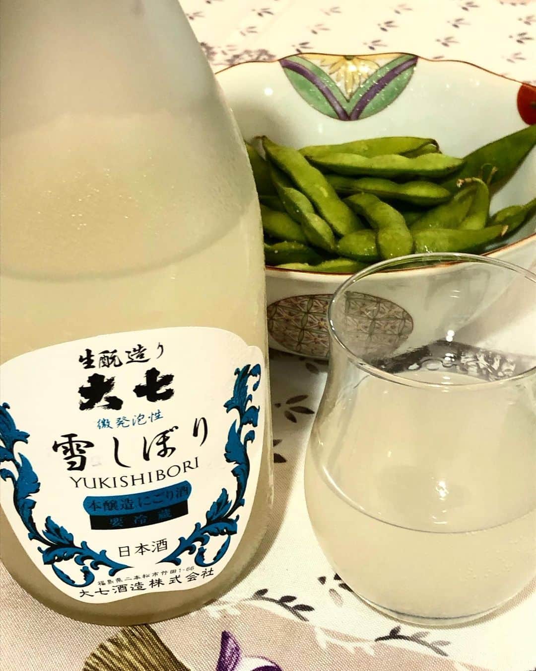 逸見太郎のインスタグラム：「Sat. Nite🍶✨  夏だけど雪しぼり⛄  #大七#本醸造にごり酒#DAISHICHI#福島県#二本松市#いいね　👍」