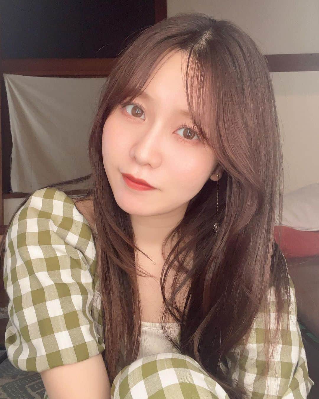 のインスタグラム：「. .  はやく髪切りたい〜 夏っぽいことしたい〜  . .」