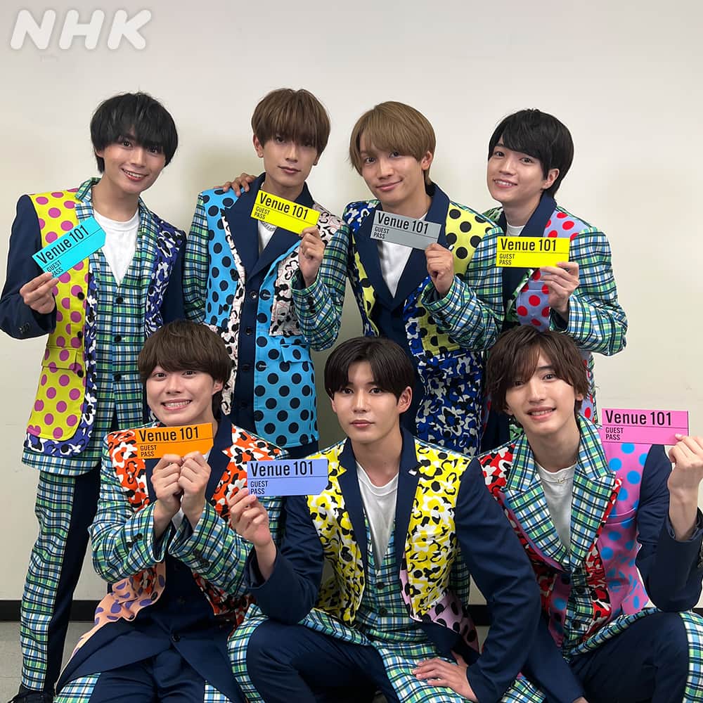 NHK「シブヤノオト」さんのインスタグラム写真 - (NHK「シブヤノオト」Instagram)「「Venue101」 このあと23時から生放送⚡  👦🏻なにわ男子👦🏻  番組のゲストパスと共に✨  #なにわ男子 #Venue101」7月8日 21時02分 - nhk_venue101