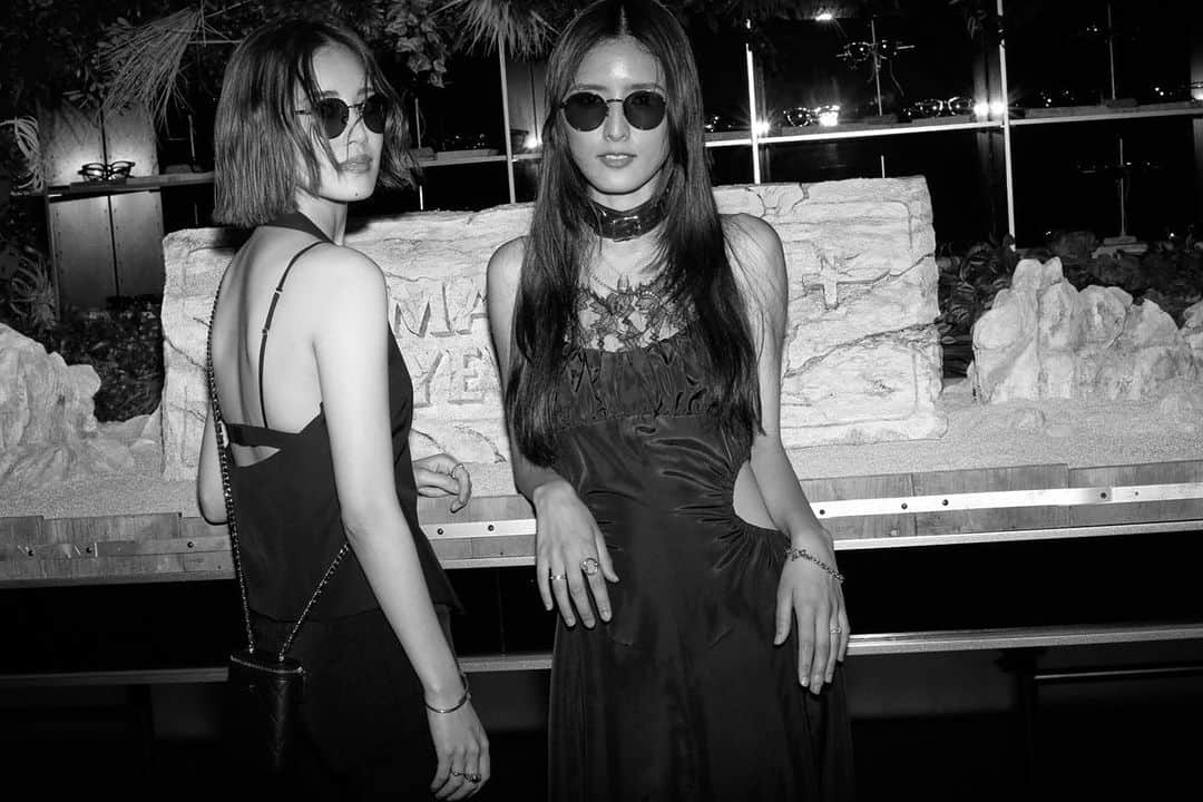 藤井夏恋のインスタグラム：「久しぶりの藤井姉妹shot📷 @elmariachi_eyewear 🕶️ ローンチおめでとう！！！  Photo by @chikashisuzuki1972 🙏✨」