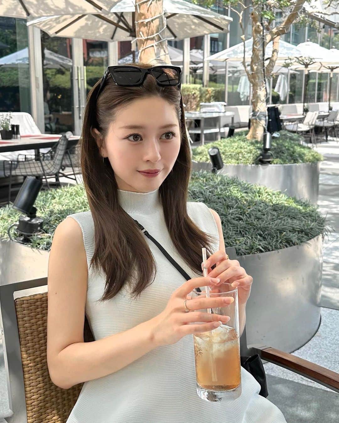 石崎日梨のインスタグラム：「⁡ 🫥🧉☀️」
