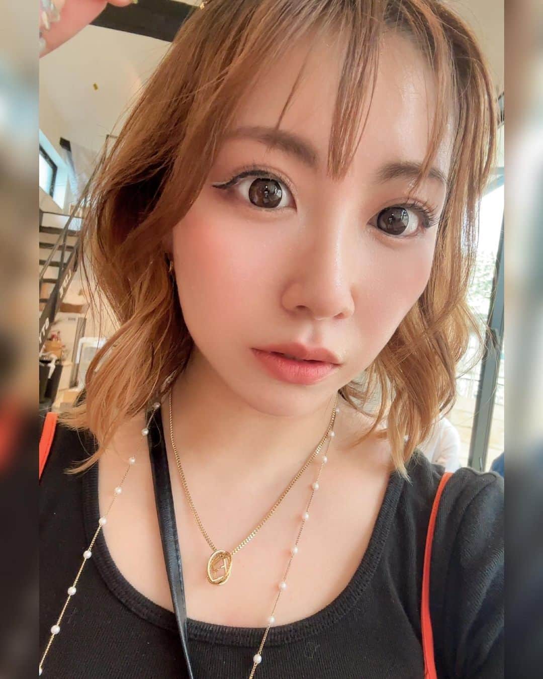のインスタグラム：「. 今日は完オフです🙏 炎天下歩きまくってまぶたびしょ濡れになるまで汗だくなった😂😂 . #シティーグループ #ニュークラ #ベルベ #鈴鐘 #クラブベルべ #クラブ鈴鐘 #ホステス #キャバ嬢 #すすきのキャバクラ #すすきのホステス #ショートカット女子 #酒好き」