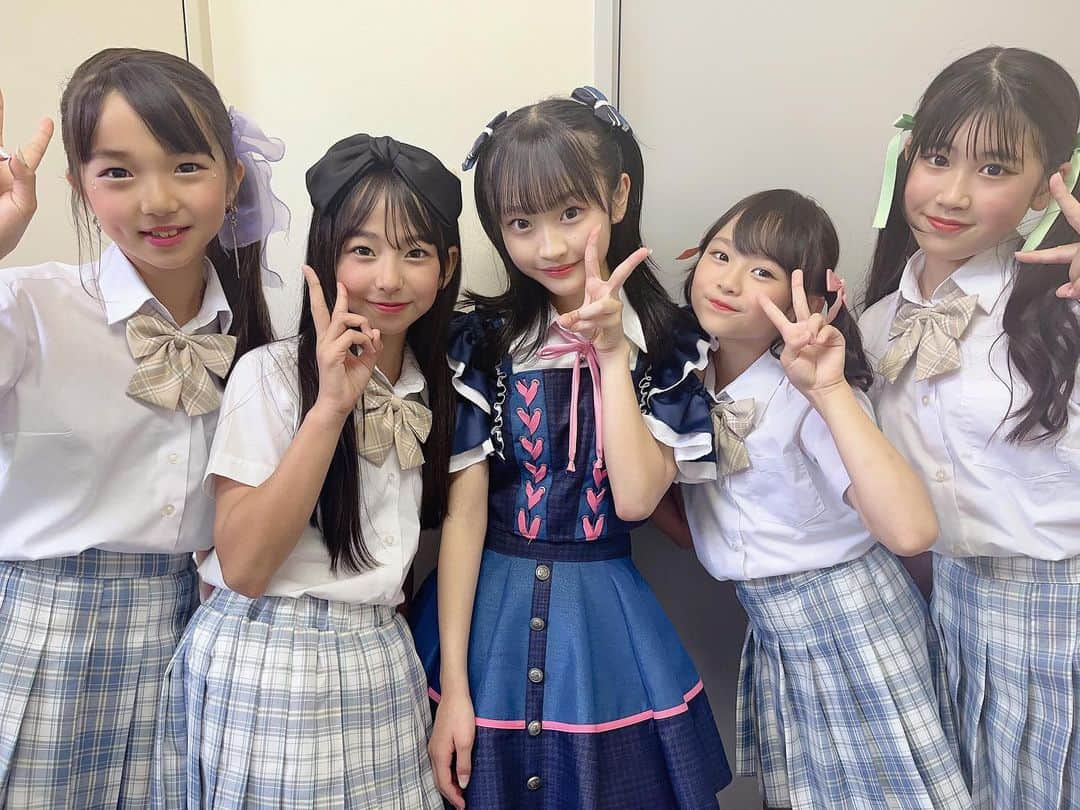 西野心桜さんのインスタグラム写真 - (西野心桜Instagram)「今日のLIVEでかわいい アイドルの女の子たちと 写真撮ったよ👧🏻💓 Cuugalのろこことして 知ってもらえてて うれしかった🥺🥺🥺 また会えたらいいな〜🫶🏻🫶🏻   #キューガル  #キューーガル  #cuugal  #アイドル  #名古屋」7月8日 21時49分 - o2_cocoro