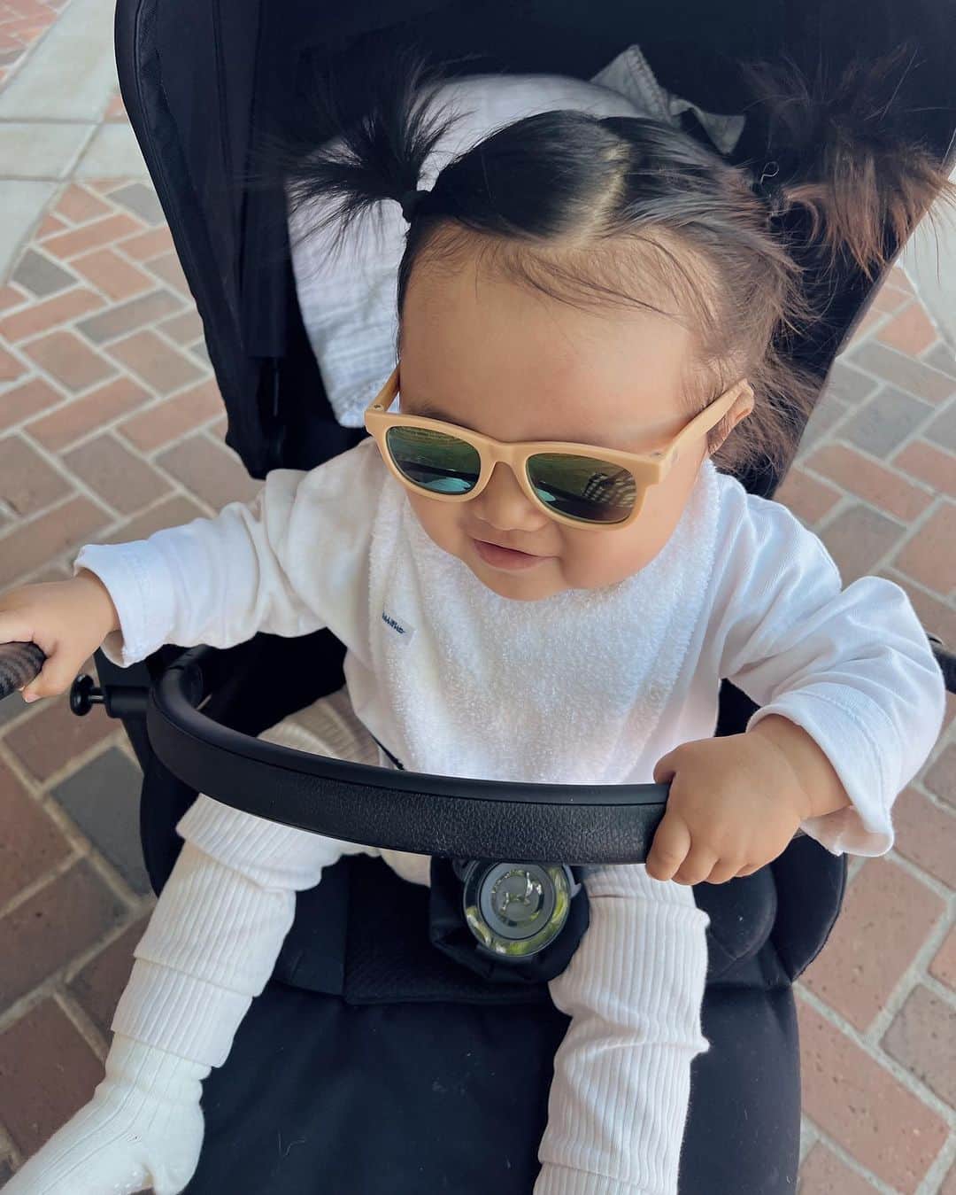 翁安芸のインスタグラム：「🫶🏻🧡🧡🧡  おでこが私とそっくりなあたち🍊  #babygirl #happygirl #12monthsold #aspen」