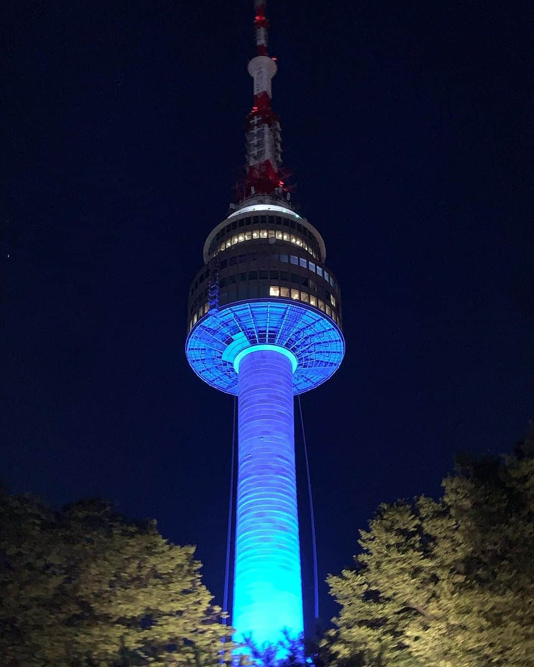 大平まさひこさんのインスタグラム写真 - (大平まさひこInstagram)「in 韓国 知らぬ国、でも地元人がいてくれるからバッチリ👍昨夜は娘のパートナーになるご家族との会食。言葉は通じなくともすぐに仲良しに😄よろしくお願いします。そして今日は益善洞(イクソンドン)からの市場の屋台!ここ来たかった〜😄ほんでやっぱ本場はうめーーーなーーー😄 そしてこれが今のうちの家族です😂 #韓国ソウル#ソウル屋台#韓国グルメ#韓国旅行#家族旅行#大平まさひこ#美味い#家族#」7月8日 13時29分 - tai03hiko