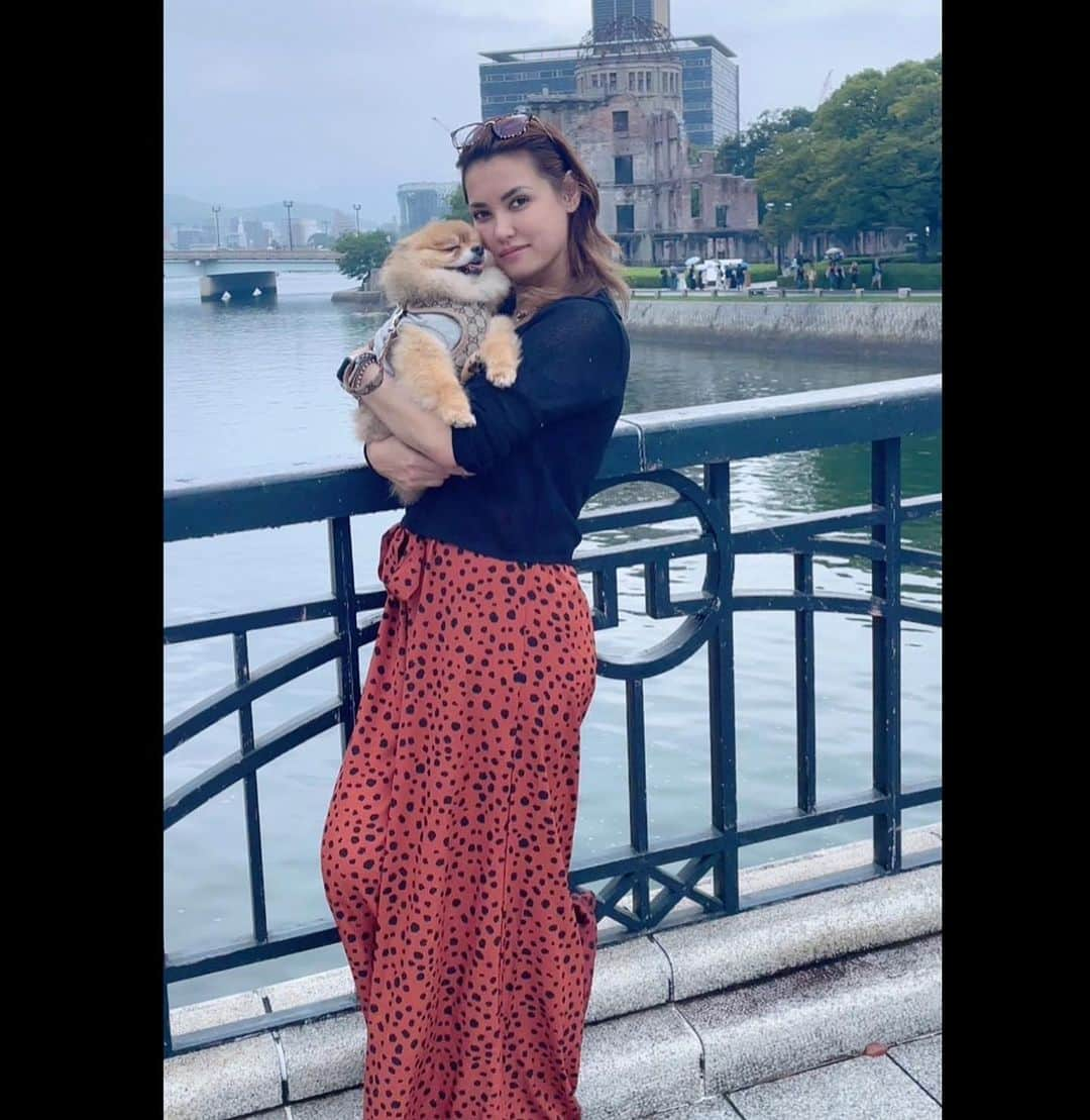 小澤マリアさんのインスタグラム写真 - (小澤マリアInstagram)「Visited the peace memorial park in Hiroshima 🕊️🍃   #hiroshima #peacememorialpark #hiroshimajapan #morningvibes #pontathepomeranian #nowar #model #influencer #investor #pr #mariaozawa」7月8日 13時38分 - maria.ozawa0108